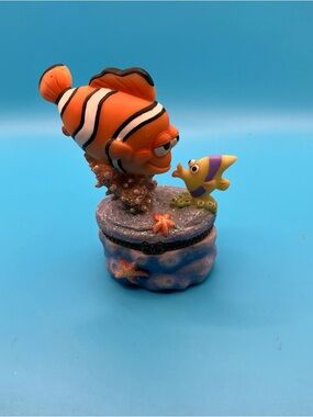 Disney finding nemo little box figurine Trinket Box
